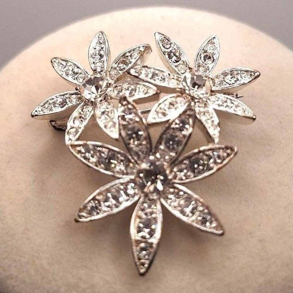 Vintage flower brooch trio floral daisies clear rhinestones silver tone